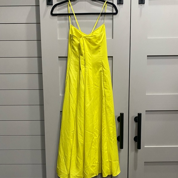 Banana Republic Pintuck Midi Dress - Picture 2 of 3